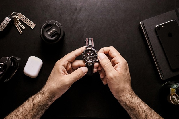5 Luxury Swiss Watches Every Guy Should Wear